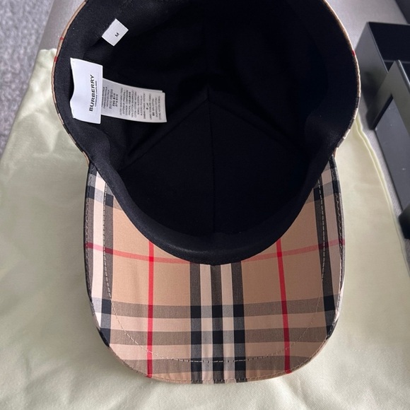 Burberry hat - Picture 6 of 6
